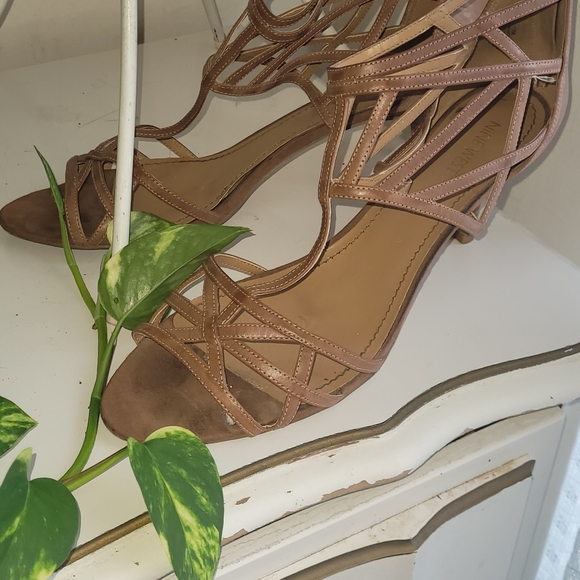 12M Strappy Heels - Picture 2 of 3